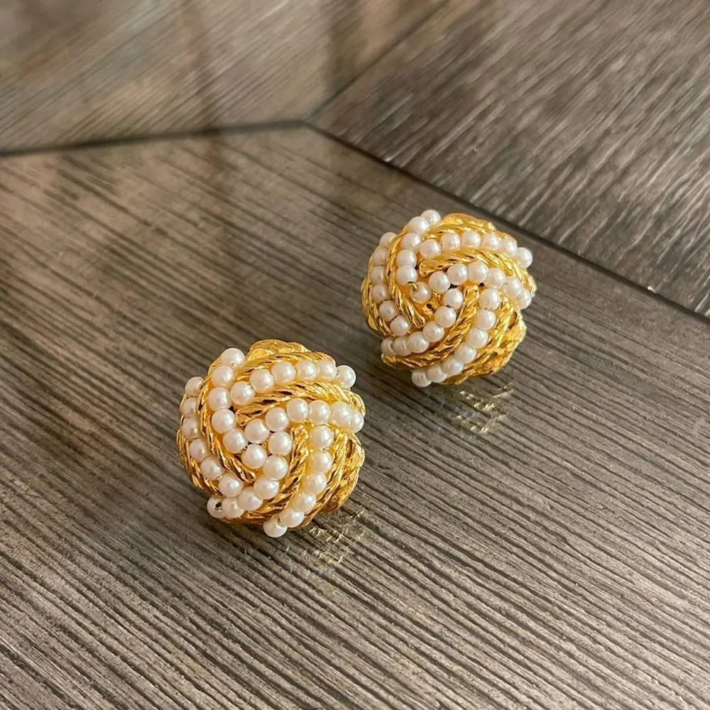 Avon Cirelle Collection Earrings With Surgical Steel Posts Faux Pearls